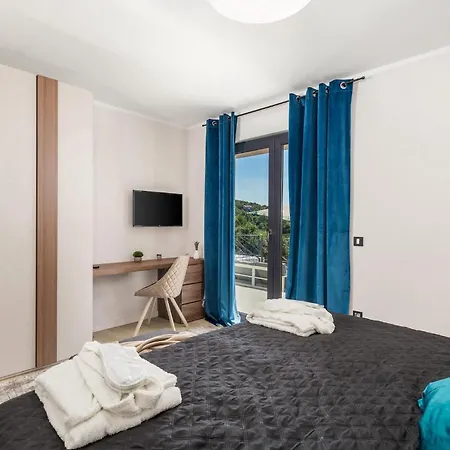 Holiday home Castanea Poljane